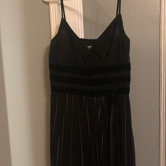 Loft black dress with pleated skirt - Picture 3 of 5